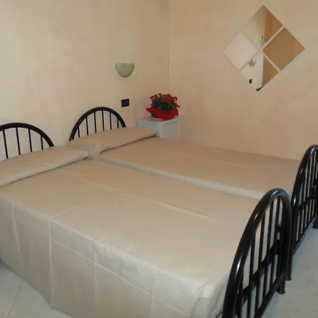 瑞赛登扎花园酒店 3* 托斯科拉诺-马德尔诺