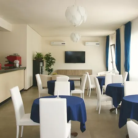 瑞赛登扎花园酒店 酒店 3*