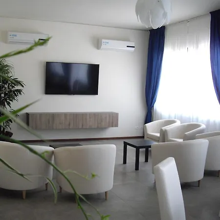 瑞赛登扎花园酒店 托斯科拉诺-马德尔诺