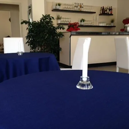 瑞赛登扎花园酒店