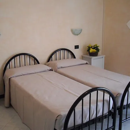 瑞赛登扎花园酒店 托斯科拉诺-马德尔诺